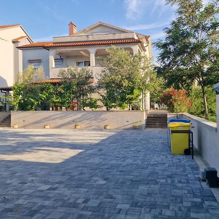Apartments In Rijeka, Free Parking And Large Terrace, 15Min Drive From The Beach Dış mekan fotoğraf