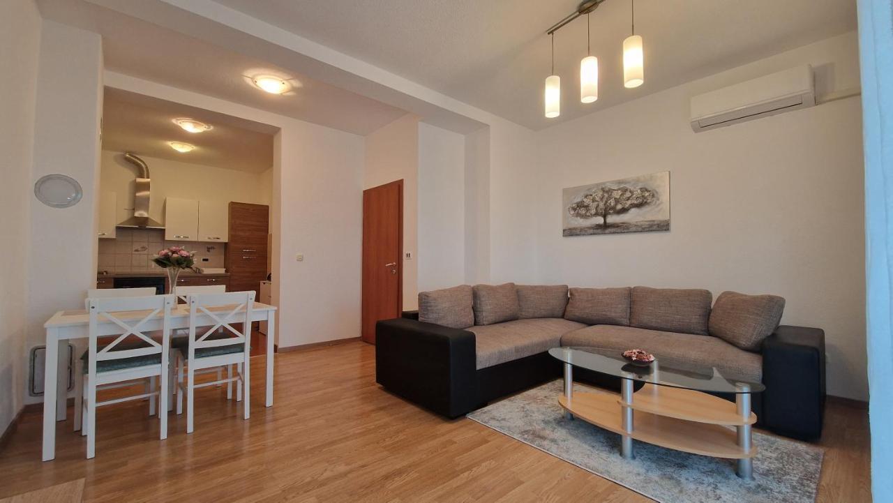 Apartments In Rijeka, Free Parking And Large Terrace, 15Min Drive From The Beach Dış mekan fotoğraf