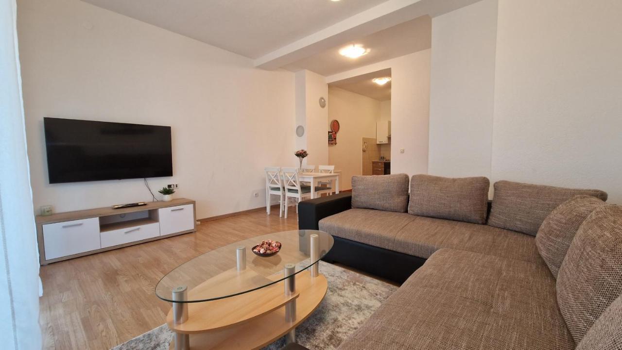 Apartments In Rijeka, Free Parking And Large Terrace, 15Min Drive From The Beach Dış mekan fotoğraf