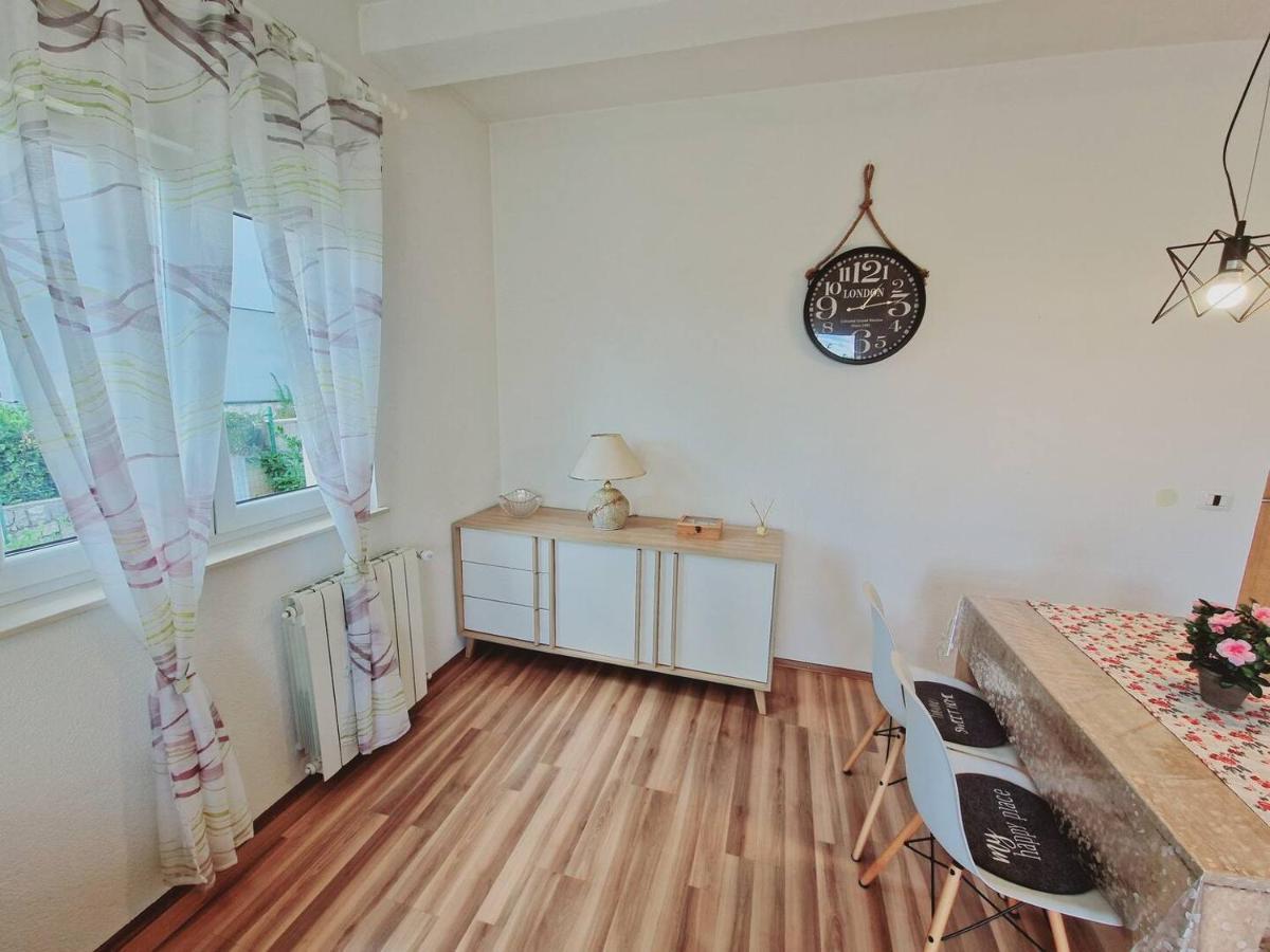 Apartments In Rijeka, Free Parking And Large Terrace, 15Min Drive From The Beach Dış mekan fotoğraf