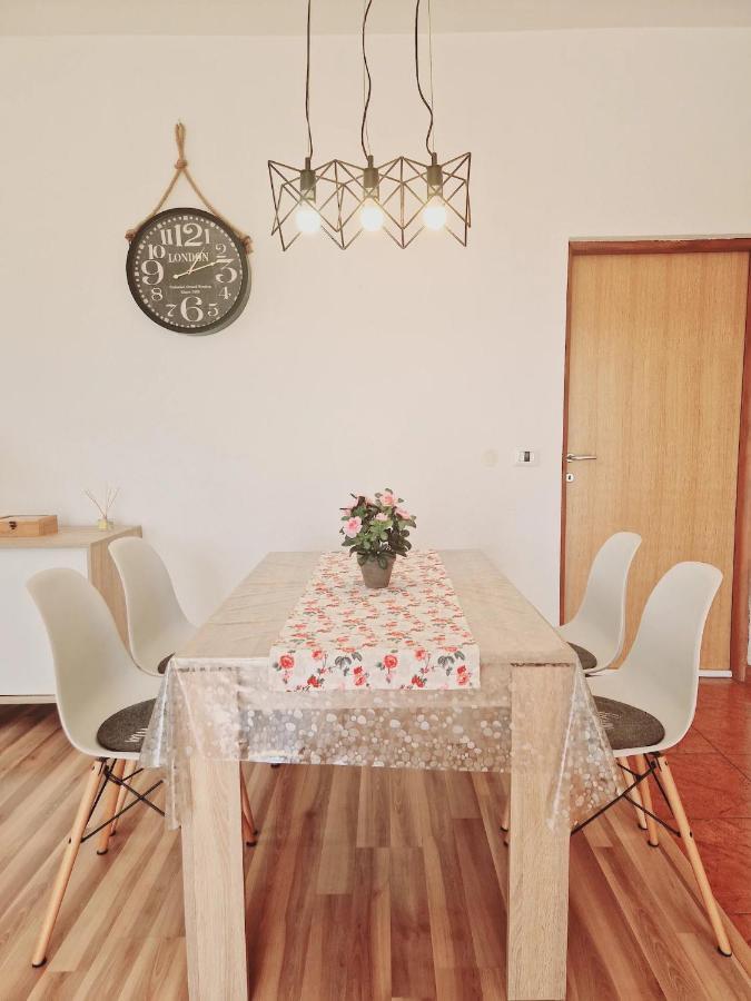 Apartments In Rijeka, Free Parking And Large Terrace, 15Min Drive From The Beach Dış mekan fotoğraf