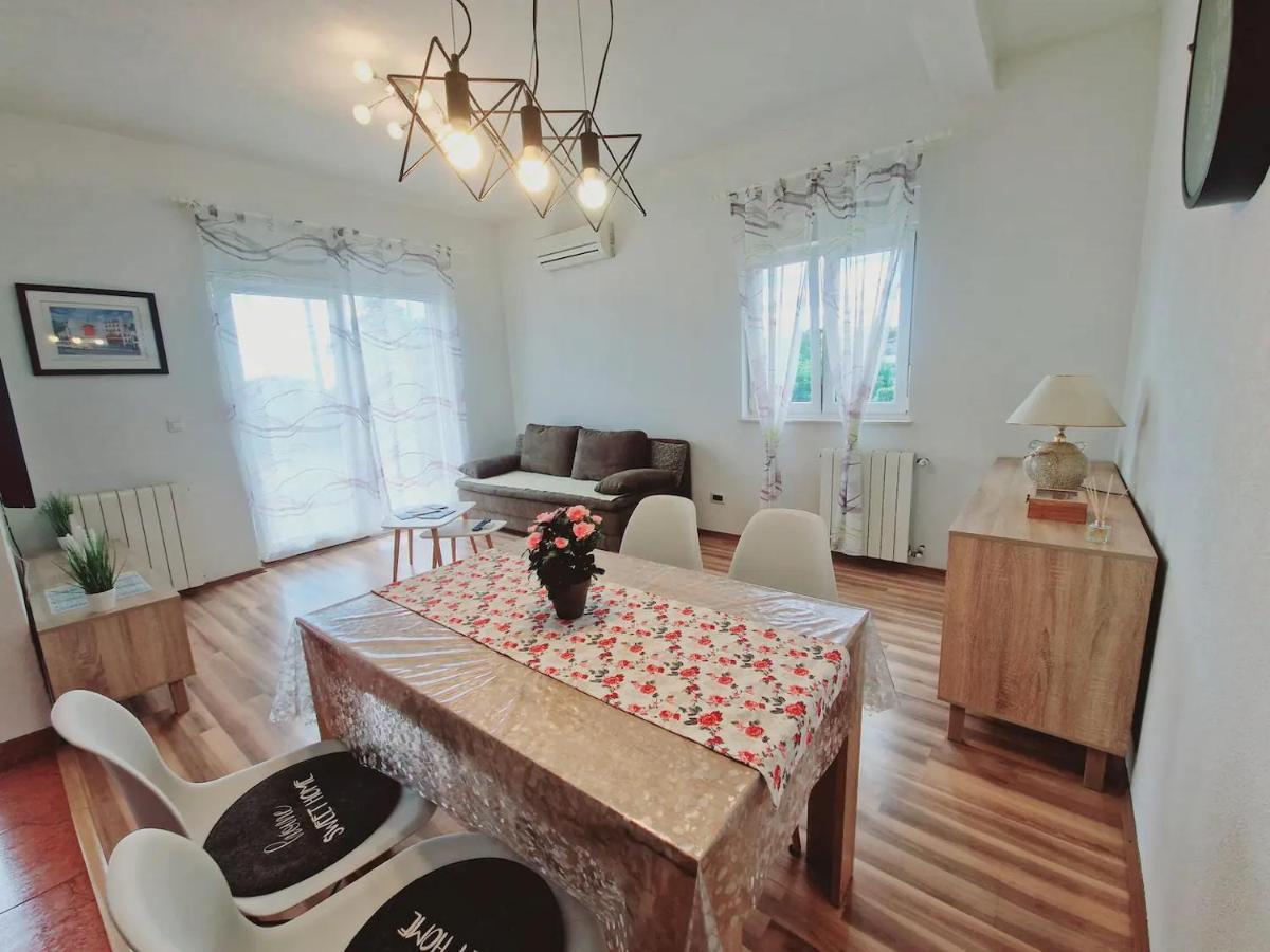 Apartments In Rijeka, Free Parking And Large Terrace, 15Min Drive From The Beach Dış mekan fotoğraf