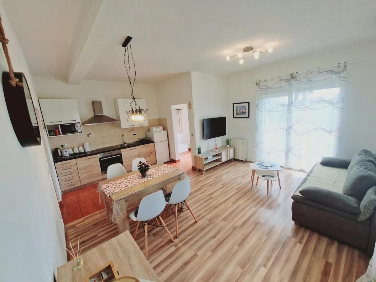 Apartments In Rijeka, Free Parking And Large Terrace, 15Min Drive From The Beach Dış mekan fotoğraf